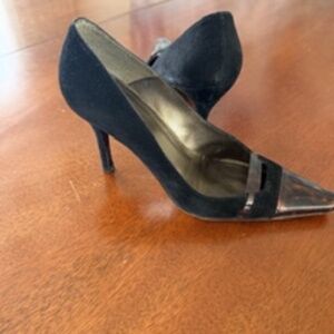 OFFERS - Stuart Weizman size 9B black suede and copper toed patent leather pump,